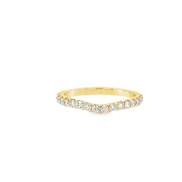 lab grown diamond curved band in 14k yellow gold